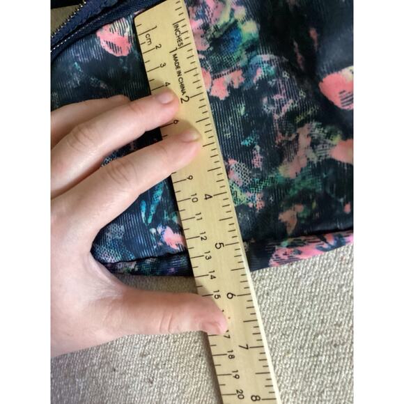 Lululemon Everywhere Belt Bag Dappled Daze Blue Floral Multicolor EUC - Picture 7 of 10